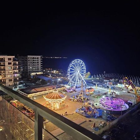 Mamaia Nord Vip Aparthotel ナボダリ エクステリア 写真