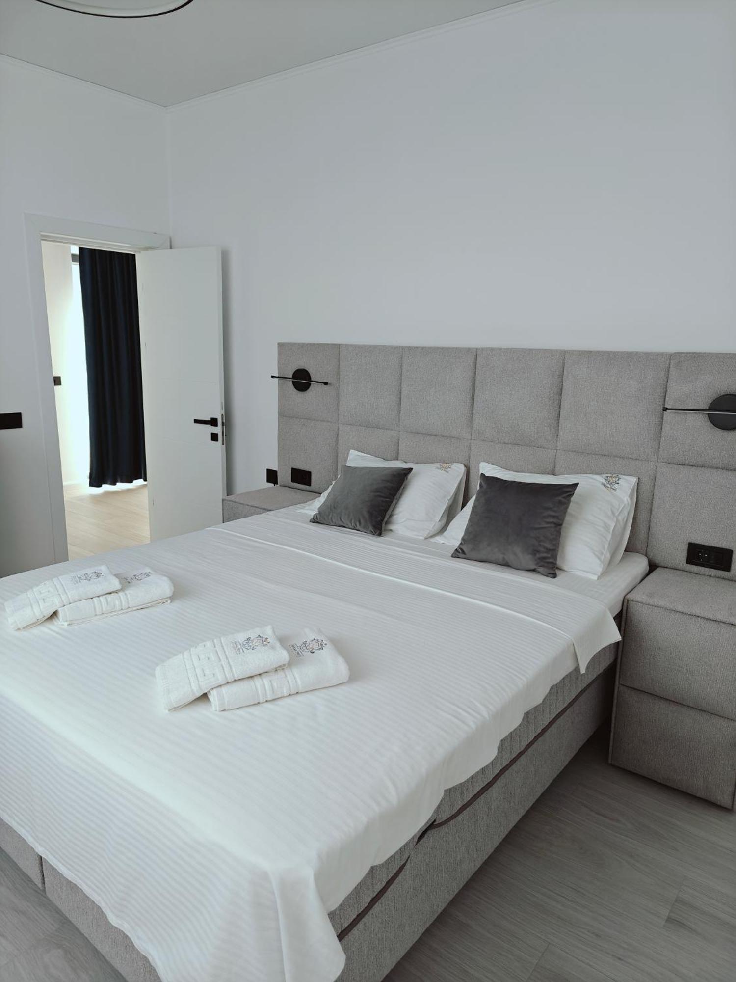 Mamaia Nord Vip Aparthotel ナボダリ エクステリア 写真